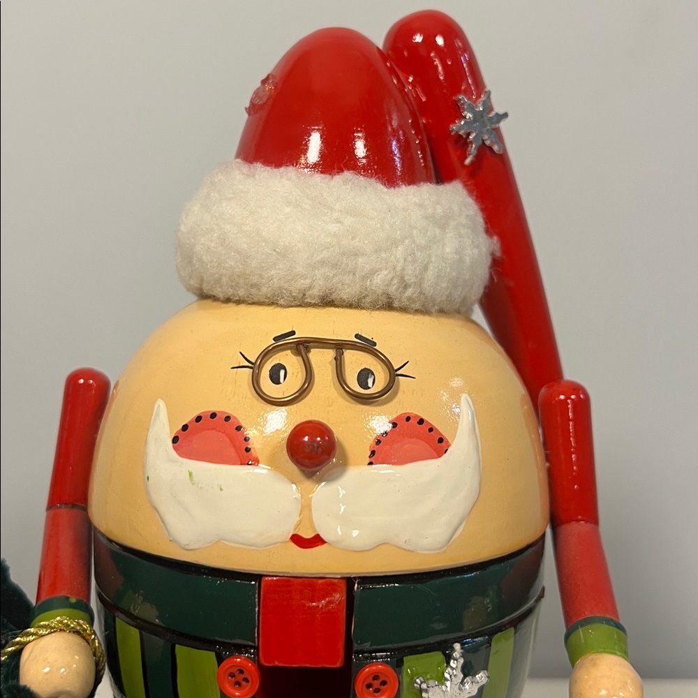 Nanette Hilton Vintage 2012 Red Santa‎ Humpty Dumpty Holiday Nutcracker Figurine - Picture 2 of 9